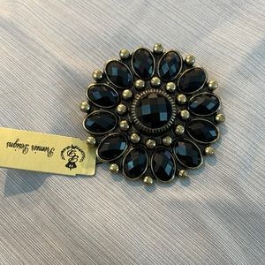 Premier designs Francy pin/pendant. Add to necklace or in hair.